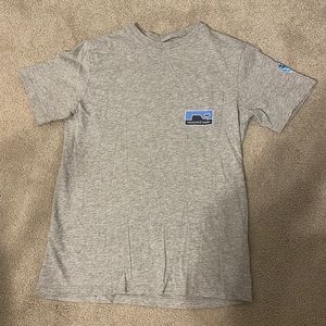 vineyard vines gray t-shirt